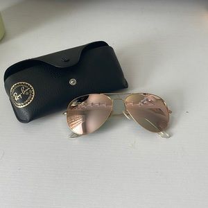 Rose Gold Ray-Ban Aviator Sunglasses
